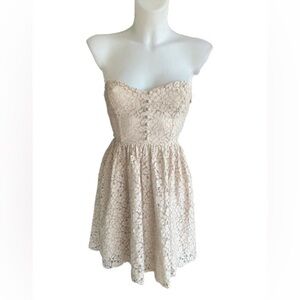 Aritzia Talula Fit & Flare Cream Floral Lace Strapless Mini Dress Size Zero